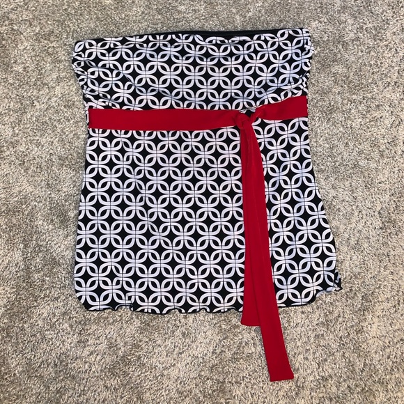 Tempted White, Black & Red Patterned Top size M - Picture 2 of 8